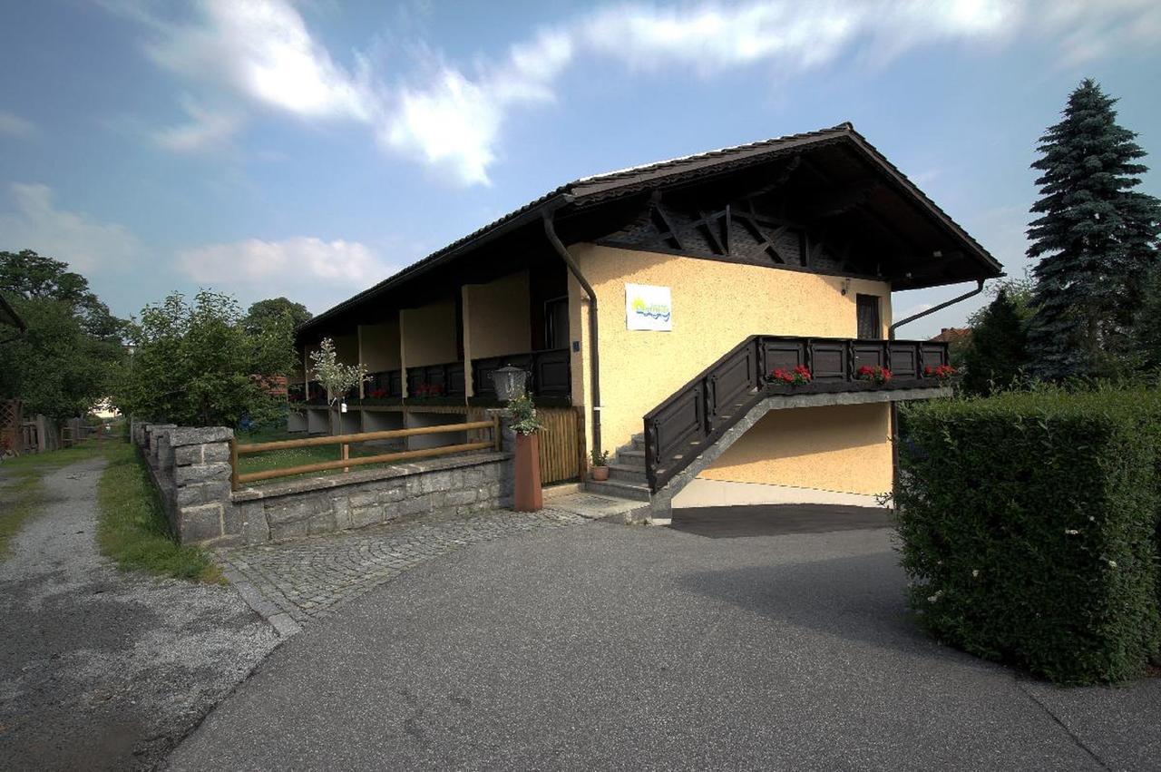 Gaestehaus Obermeier Ruhmannsfelden Exterior photo
